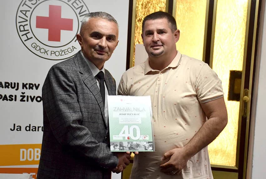 POŽEŽANI SVEČANO OBILJEŽILI DAN DARIVATELJA KRVI: Daruju sebe za druge - Zdenku Šojatu priznanje za 157 davanja