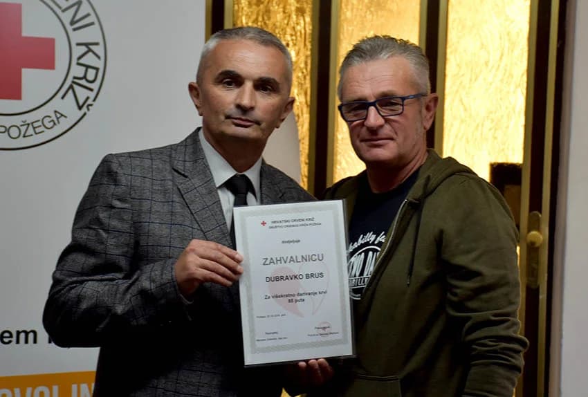 POŽEŽANI SVEČANO OBILJEŽILI DAN DARIVATELJA KRVI: Daruju sebe za druge - Zdenku Šojatu priznanje za 157 davanja