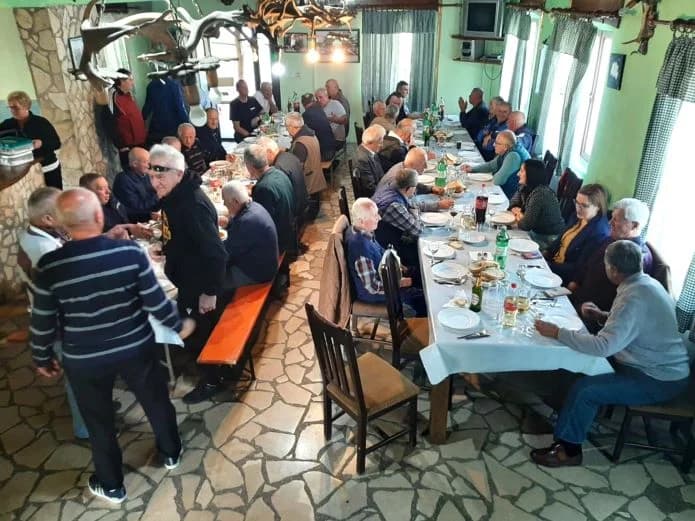 Željezničari umirovljenici proslavili 130. godišnjicu željeznice u Pleternici