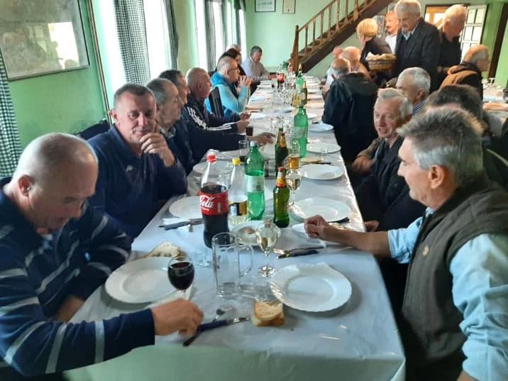 Željezničari umirovljenici proslavili 130. godišnjicu željeznice u Pleternici