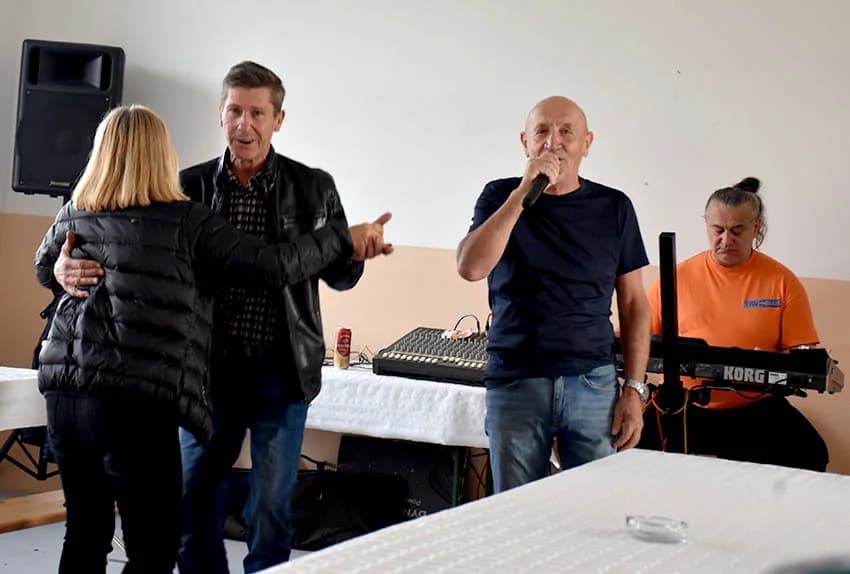 PRAVOSLAVNI VJERNICI SLAVILI SVETU PETKU U OLJASIMA: Molili za zdravlje i spas od drugih nevolja