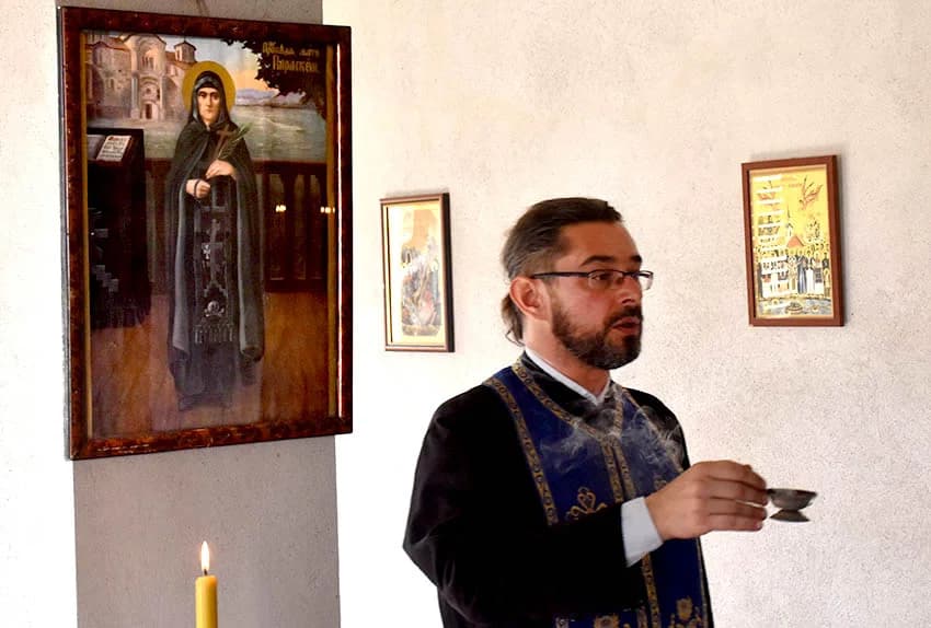 PRAVOSLAVNI VJERNICI SLAVILI SVETU PETKU U OLJASIMA: Molili za zdravlje i spas od drugih nevolja