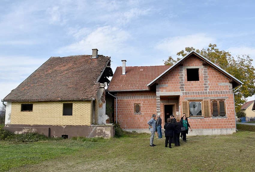 PRAVOSLAVNI VJERNICI SLAVILI SVETU PETKU U OLJASIMA: Molili za zdravlje i spas od drugih nevolja
