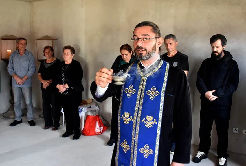 PRAVOSLAVNI VJERNICI SLAVILI SVETU PETKU U OLJASIMA: Molili za zdravlje i spas od drugih nevolja