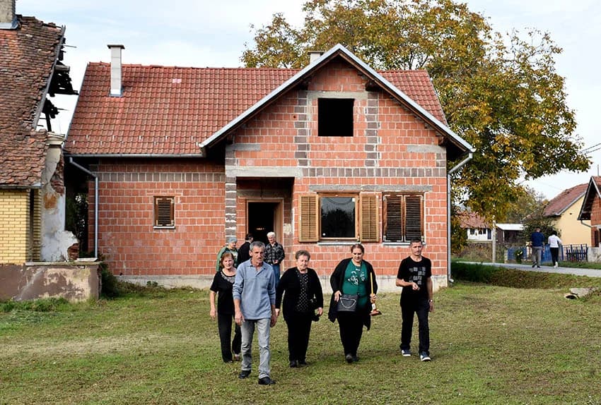 PRAVOSLAVNI VJERNICI SLAVILI SVETU PETKU U OLJASIMA: Molili za zdravlje i spas od drugih nevolja