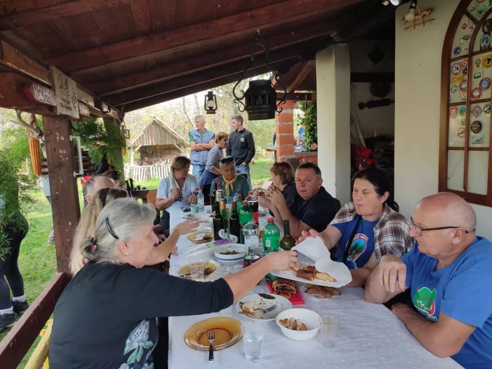 Brojni ljubitelji prirode pristigli na Gljivarijadu i kestenijadu u Zakorenju