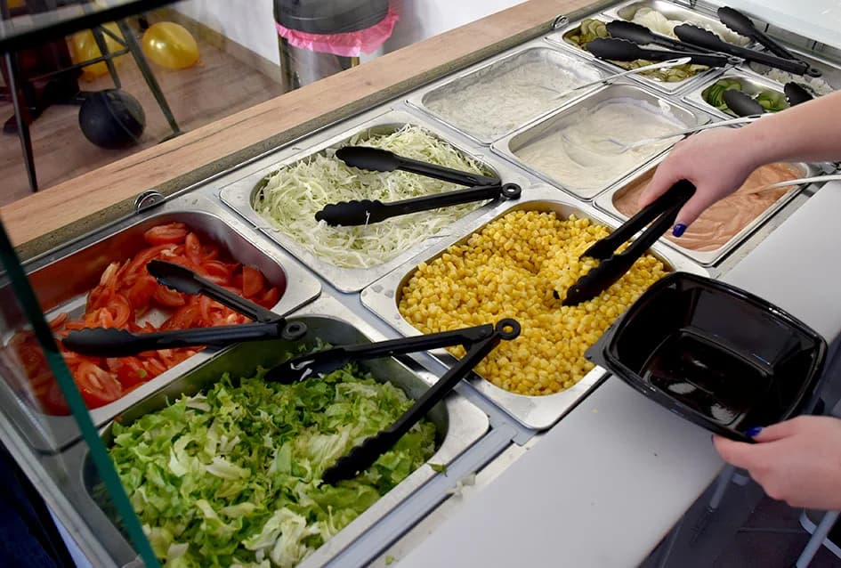 Raznovrsne i slasne delicije u novom FAST FOOD-u u Požegi: Kebab, burgeri, pohana pileća krilca…