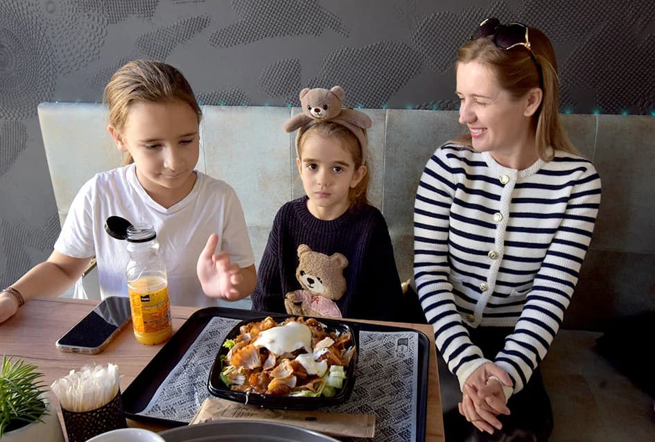 Raznovrsne i slasne delicije u novom FAST FOOD-u u Požegi: Kebab, burgeri, pohana pileća krilca…