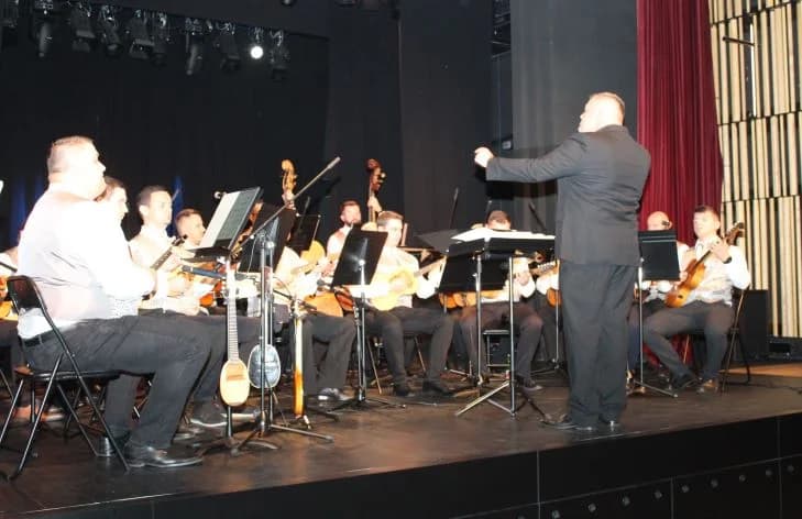MULTIMEDIJALNA DVORANA TERRA PANONICA: Održan koncert Brodskog tamburaškog orkestra i promoviran spot o bećarcu
