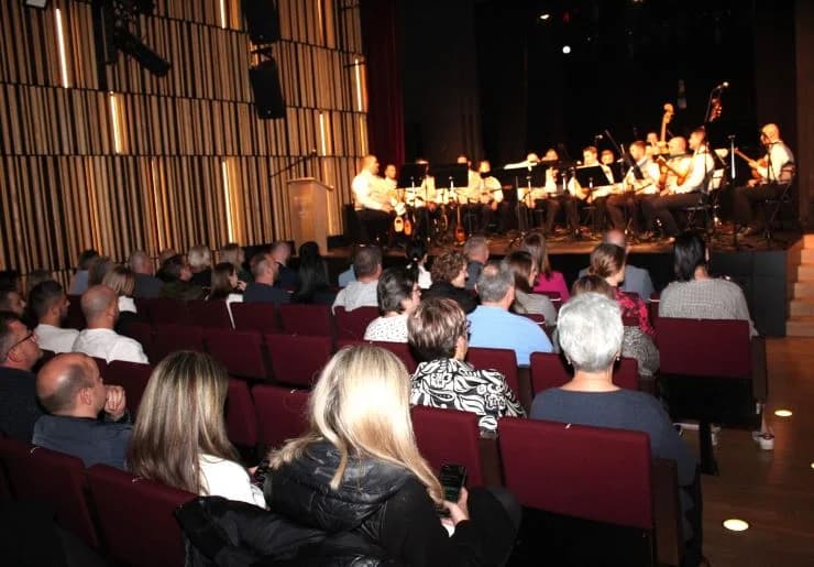 MULTIMEDIJALNA DVORANA TERRA PANONICA: Održan koncert Brodskog tamburaškog orkestra i promoviran spot o bećarcu