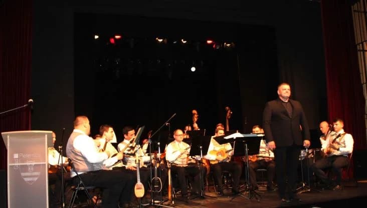 MULTIMEDIJALNA DVORANA TERRA PANONICA: Održan koncert Brodskog tamburaškog orkestra i promoviran spot o bećarcu