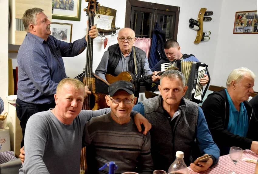 Mirko i Branko preuzeli obveze vinskih kumova