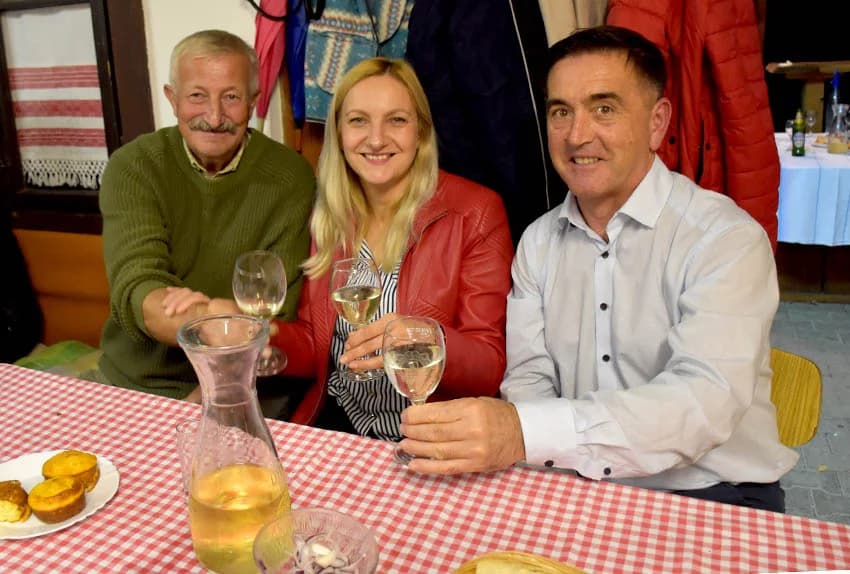 Mirko i Branko preuzeli obveze vinskih kumova