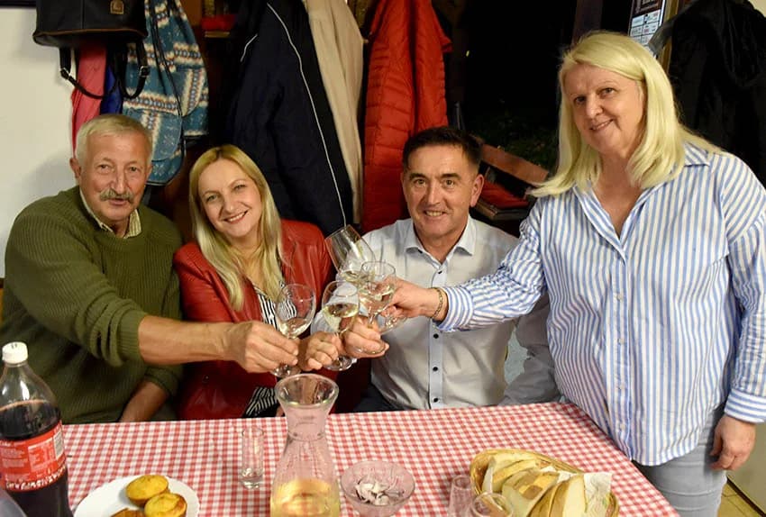Mirko i Branko preuzeli obveze vinskih kumova