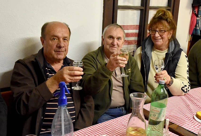Mirko i Branko preuzeli obveze vinskih kumova