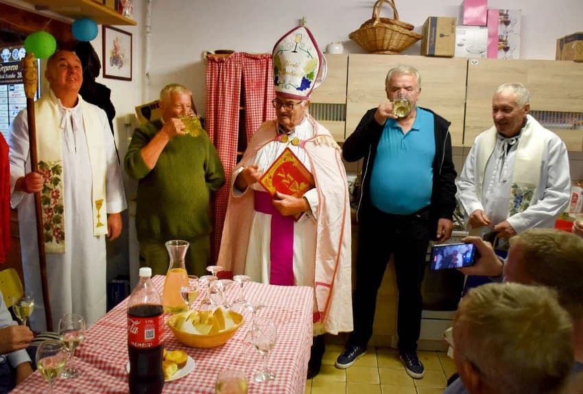 Mirko i Branko preuzeli obveze vinskih kumova