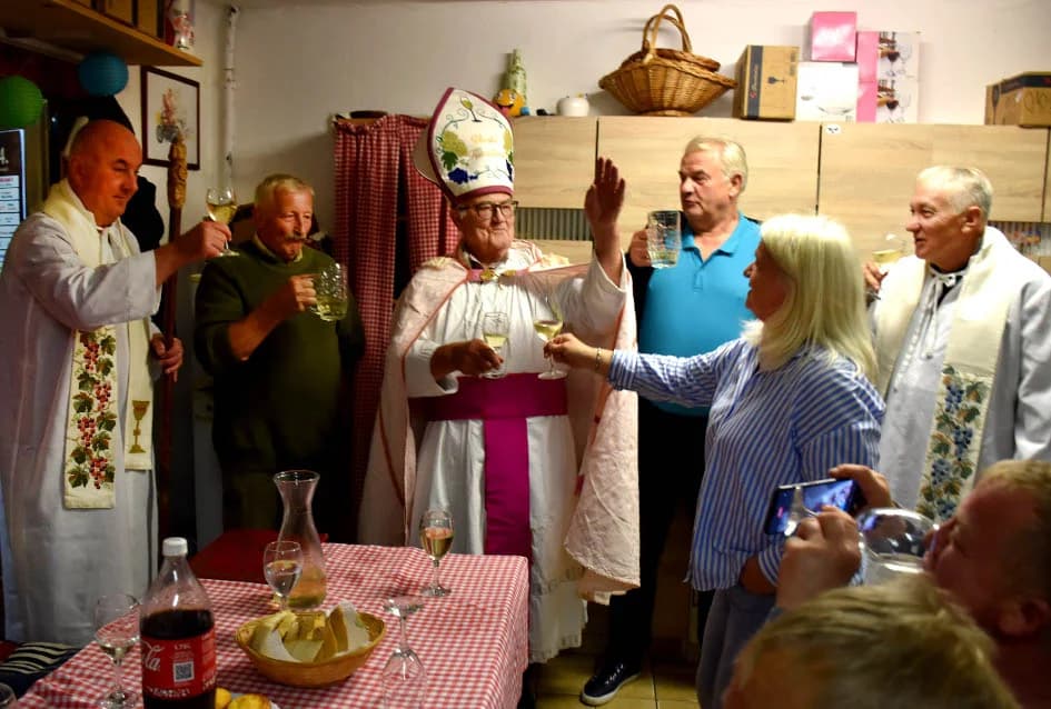 Mirko i Branko preuzeli obveze vinskih kumova
