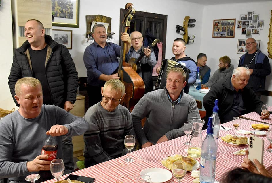 Mirko i Branko preuzeli obveze vinskih kumova