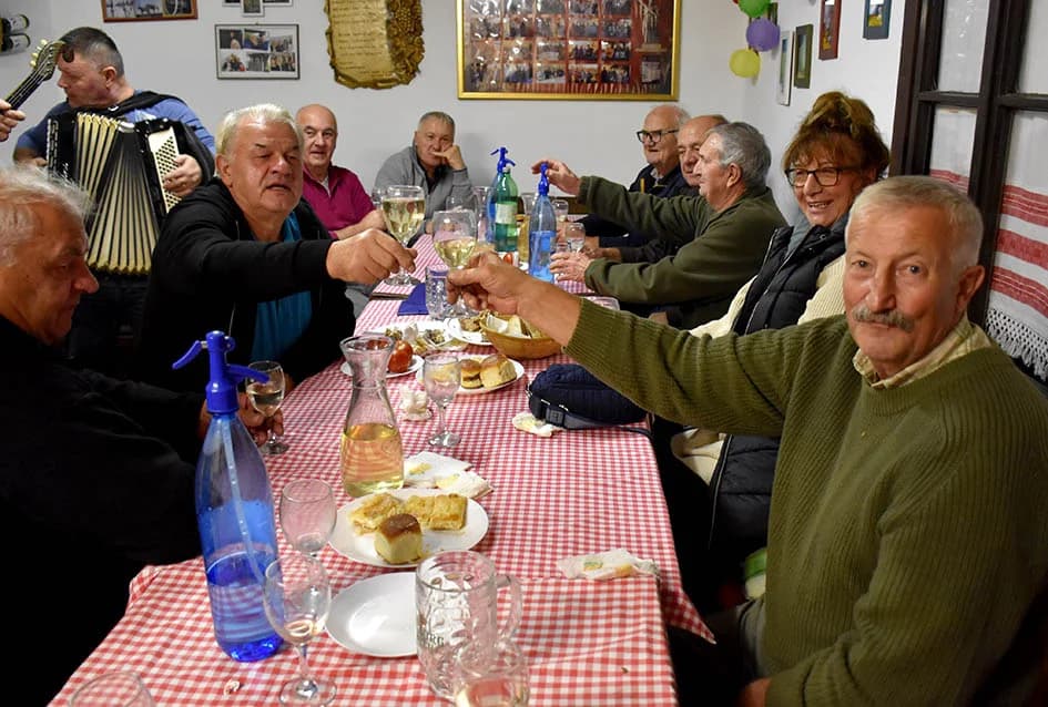 Mirko i Branko preuzeli obveze vinskih kumova