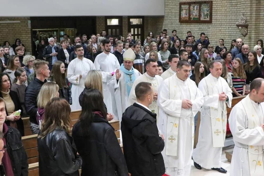 Holywin“ - „Svetost pobjeđuje“: Molitveno bdijenje u Župi sv. Leopolda Mandića