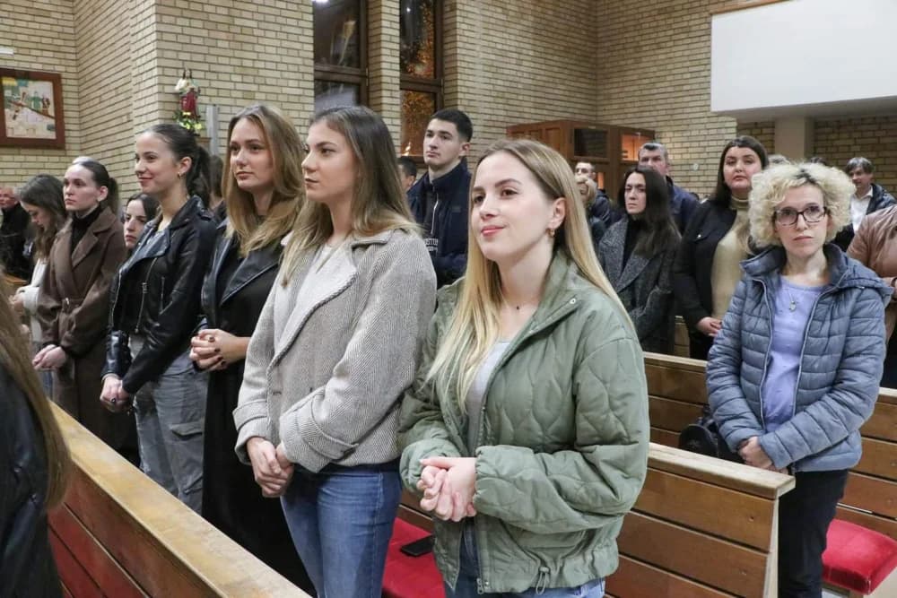 Holywin“ - „Svetost pobjeđuje“: Molitveno bdijenje u Župi sv. Leopolda Mandića