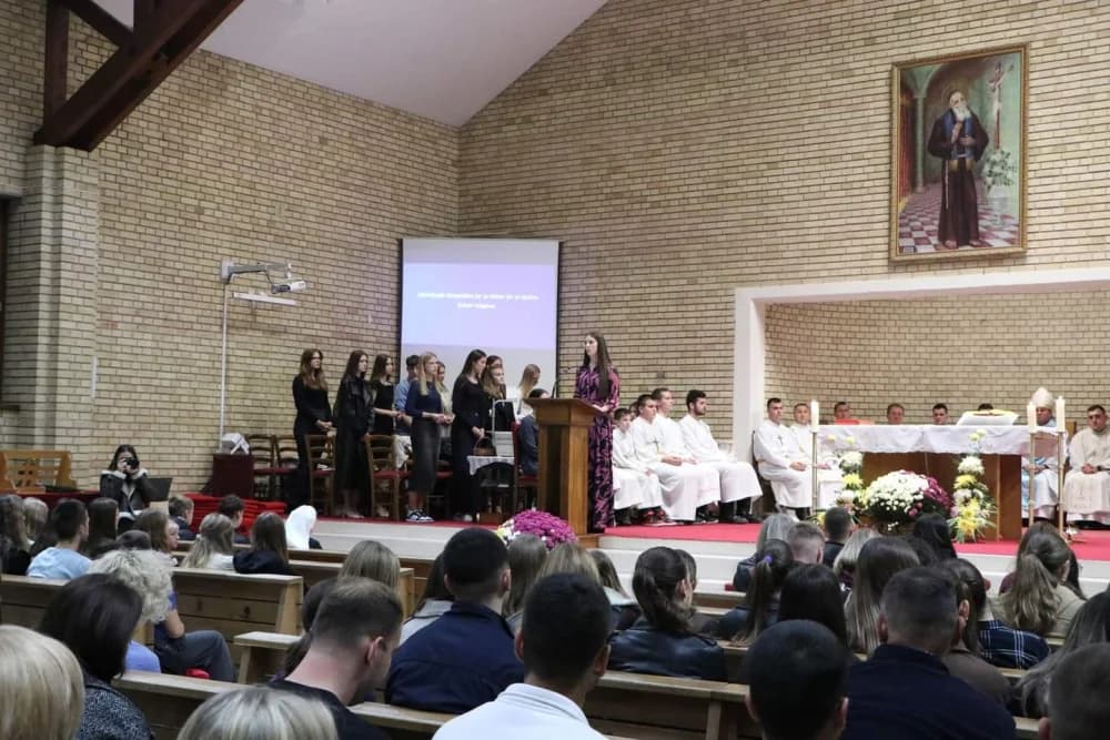 Holywin“ - „Svetost pobjeđuje“: Molitveno bdijenje u Župi sv. Leopolda Mandića