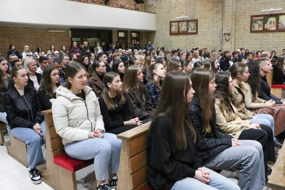 Holywin“ - „Svetost pobjeđuje“: Molitveno bdijenje u Župi sv. Leopolda Mandića