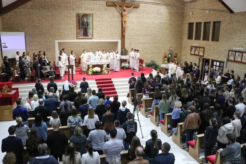 Holywin“ - „Svetost pobjeđuje“: Molitveno bdijenje u Župi sv. Leopolda Mandića