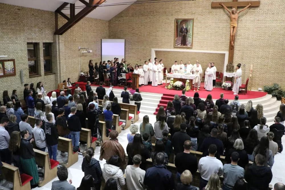 Holywin“ - „Svetost pobjeđuje“: Molitveno bdijenje u Župi sv. Leopolda Mandića