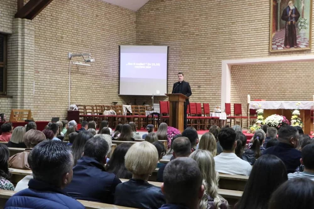 Holywin“ - „Svetost pobjeđuje“: Molitveno bdijenje u Župi sv. Leopolda Mandića