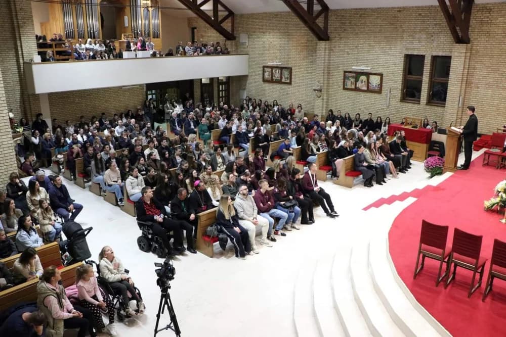 Holywin“ - „Svetost pobjeđuje“: Molitveno bdijenje u Župi sv. Leopolda Mandića