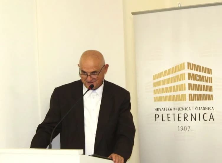Na poetskoj večeri u Pleternici predstavljena zbirka  „Feniksova pjesma“ Ivane Strapač iz Našica.
