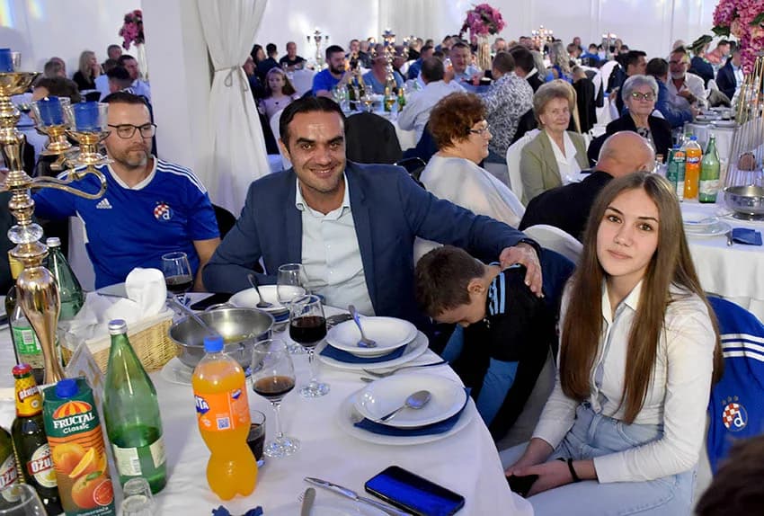 DINAMOVA PLAVA NOĆ U POŽEGI: Navijačka atmosfera u dvorani „Gloria“