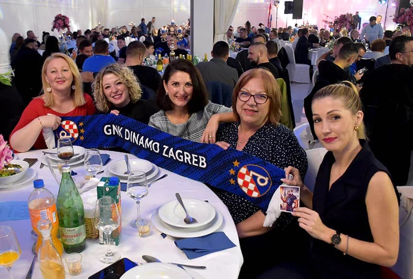 DINAMOVA PLAVA NOĆ U POŽEGI: Navijačka atmosfera u dvorani „Gloria“