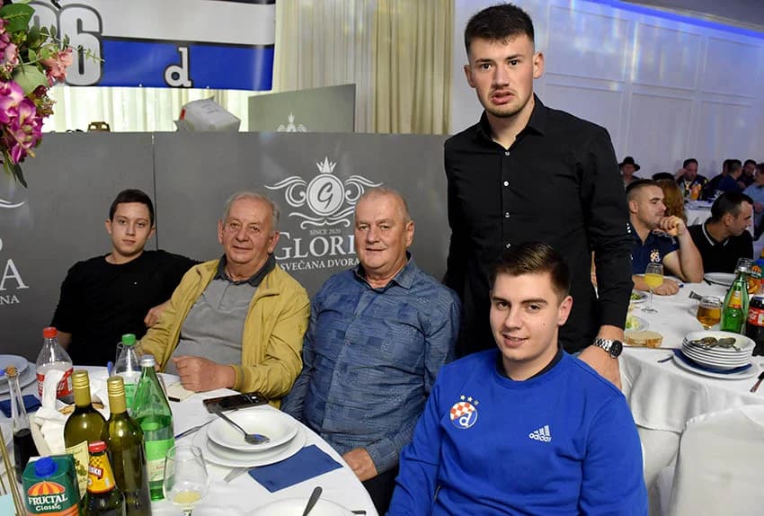 DINAMOVA PLAVA NOĆ U POŽEGI: Navijačka atmosfera u dvorani „Gloria“