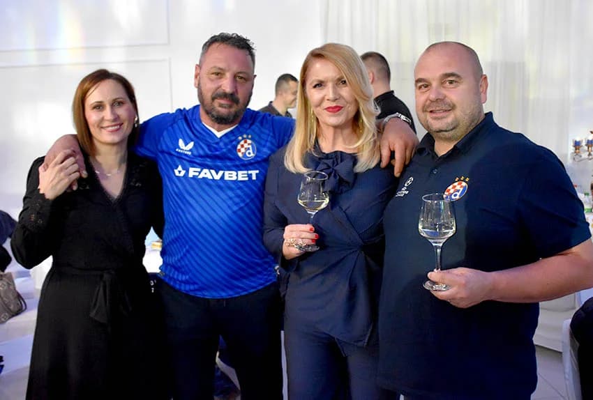 DINAMOVA PLAVA NOĆ U POŽEGI: Navijačka atmosfera u dvorani „Gloria“
