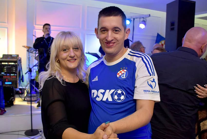 DINAMOVA PLAVA NOĆ U POŽEGI: Navijačka atmosfera u dvorani „Gloria“