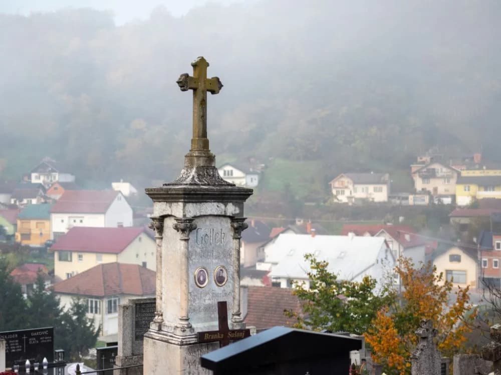 Blagdan Svih svetih na požeškim grobljima (FOTOGALERIJA)