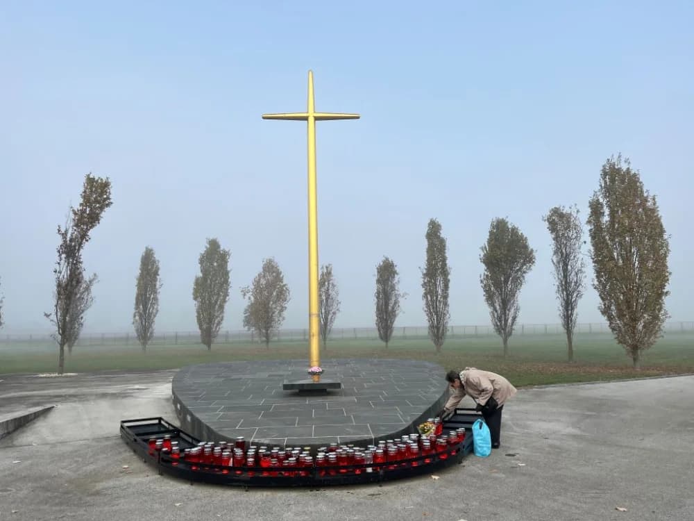 Blagdan Svih svetih na požeškim grobljima (FOTOGALERIJA)