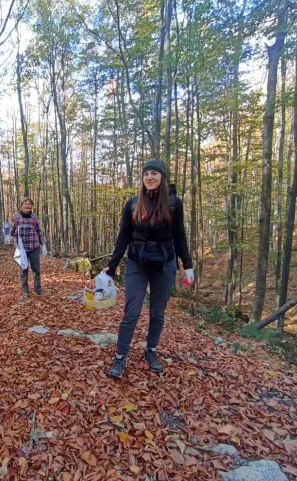 Uređujući putove planinari požeškog Sokolovca uživali u promjeni boja lišća