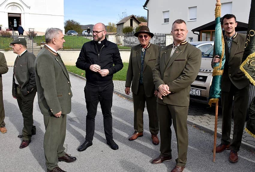 VETOVAČKI LOVCI PROSLAVILI SVOG ZAŠTITNIKA SV. HUBERTA:  Svetac koji uči o očuvanju prirode