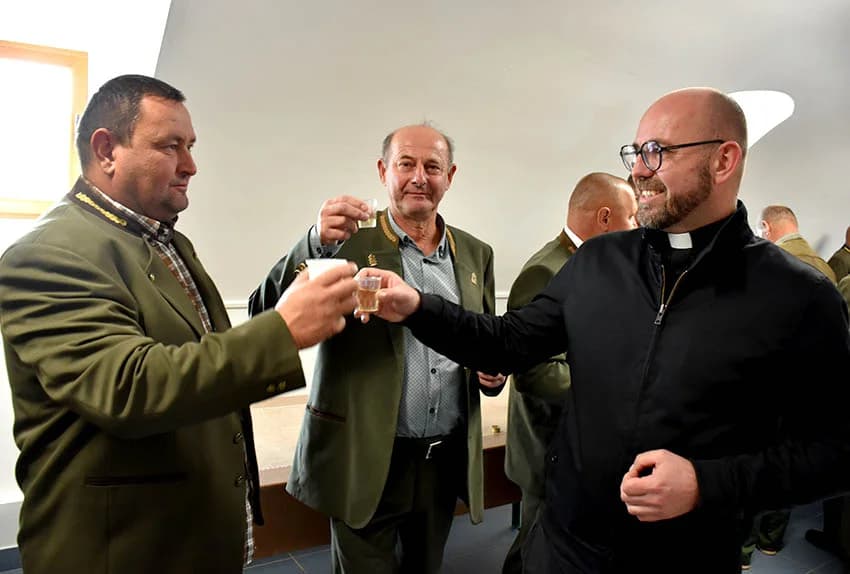 VETOVAČKI LOVCI PROSLAVILI SVOG ZAŠTITNIKA SV. HUBERTA:  Svetac koji uči o očuvanju prirode