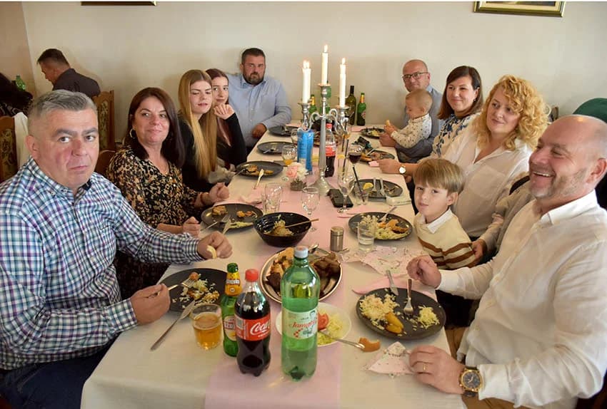 KRŠTENO PRVO DIJETE U OBITELJI NOVAK: Blagoslov na putu odrastanja