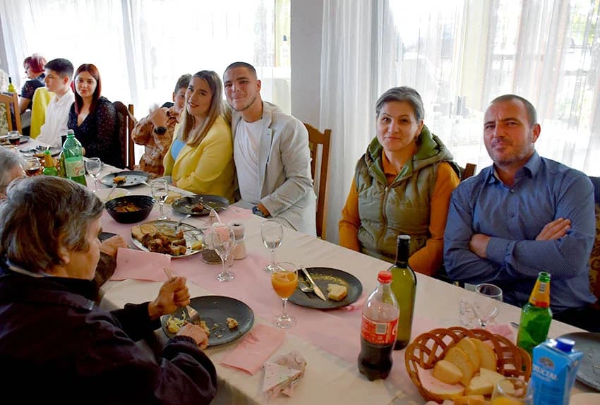 KRŠTENO PRVO DIJETE U OBITELJI NOVAK: Blagoslov na putu odrastanja