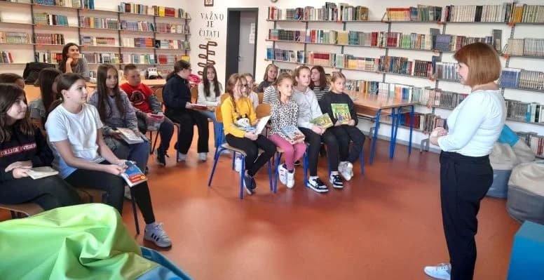 MJESEC HRVATSKE KNJIGE U PLETERNIČKOJ OSNOVNOJ ŠKOLI:  U školskoj knjižnici održali natjecanje u čitanju naglas