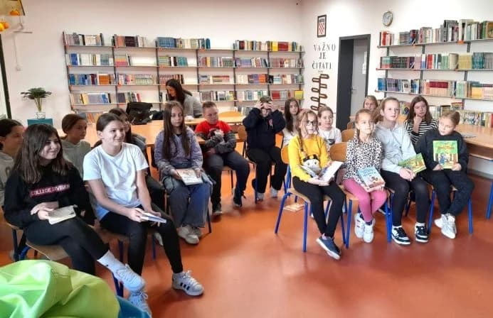 MJESEC HRVATSKE KNJIGE U PLETERNIČKOJ OSNOVNOJ ŠKOLI:  U školskoj knjižnici održali natjecanje u čitanju naglas