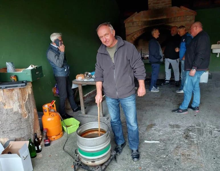 [FOTOZABILJEŠKA] Druženje čaglinskih i brestovačkih šahista na Sovskom jezeru