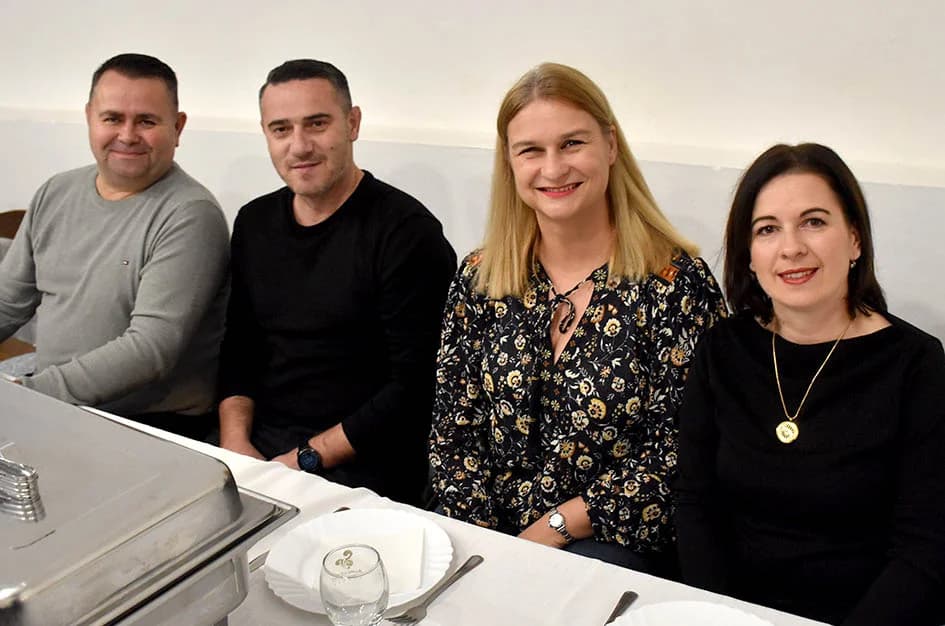 MARTINJE PROSLAVILI ČLANOVI UDRUGE „STJEPAN KOYDL“ IZ POŽEGE: Zlatko Vuković preuzeo obveze vinskog kuma