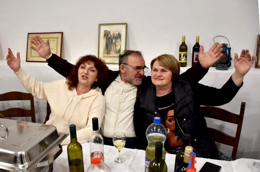 MARTINJE PROSLAVILI ČLANOVI UDRUGE „STJEPAN KOYDL“ IZ POŽEGE: Zlatko Vuković preuzeo obveze vinskog kuma