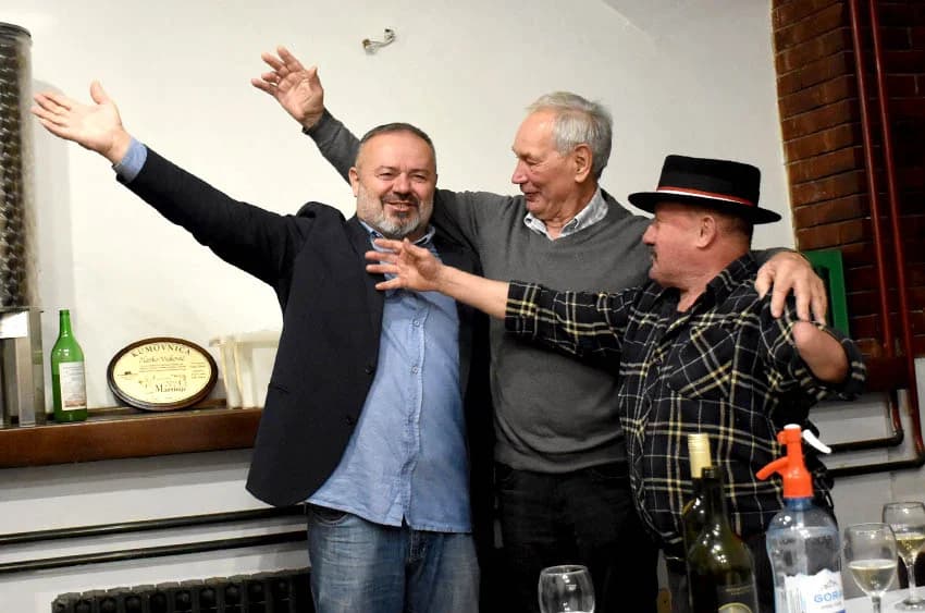 MARTINJE PROSLAVILI ČLANOVI UDRUGE „STJEPAN KOYDL“ IZ POŽEGE: Zlatko Vuković preuzeo obveze vinskog kuma